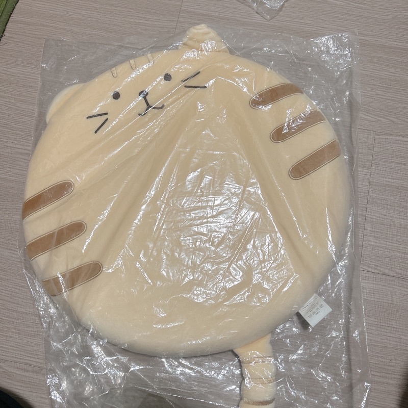 出清最後一個 日本買的 只有一個日本設計的貓咪坐墊 電腦椅坐墊 和式坐墊 座墊 貓咪座墊 fukufuku nyanko | 蝦皮購物