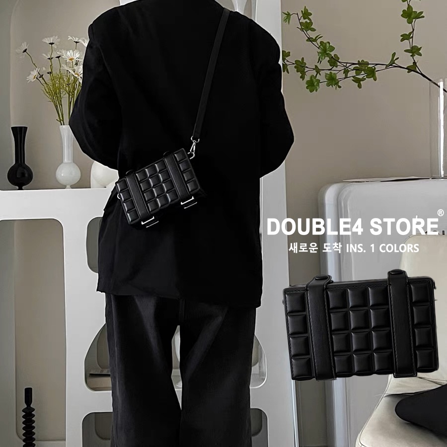 【DOUBLE4】韓國 硬殼方格壓紋 BV風 韓系 蹦迪 日系 小方包 INS 小眾款 斜跨包 單肩斜跨包 【E04】 | 蝦皮購物