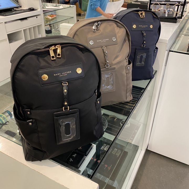 【現貨】美國代購 🇺🇸 Marc Jacobs MJ 尼龍 超輕 經典款 大款 後背包 附證件套 | 蝦皮購物