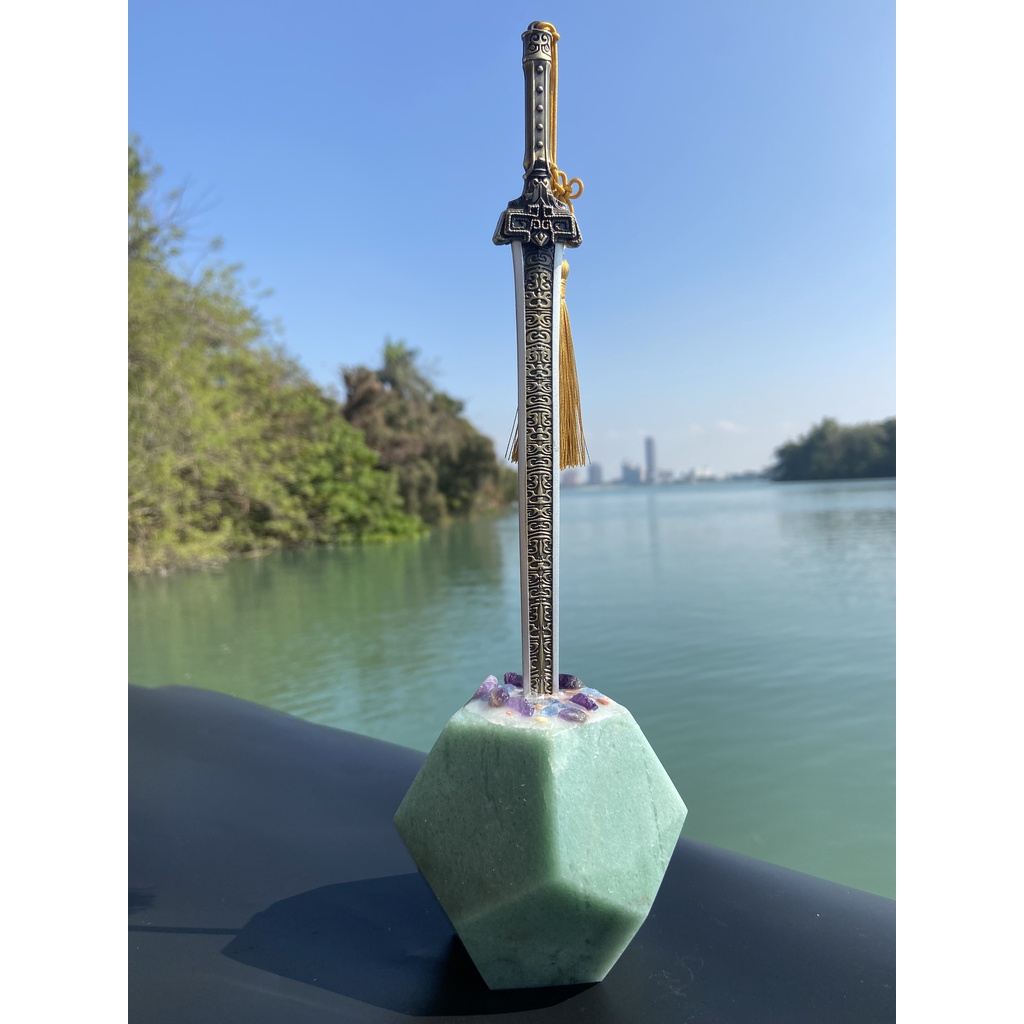 石中劍之天然玉石 新軒轅劍拆信刀--石中寶劍象徵鎮妖除魔防小人.辦公室必備(台灣在地文創) | 蝦皮購物