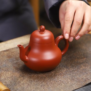 中国古美術・原鉱古銅泥魚躍龍門紫砂壺・底款：徐漢棠・紫砂壺・朱泥・急須・茶道具 中国古美術・宜興原鉱段泥 枇杷壺・紫砂壺・底款:蒋蓉・朱泥