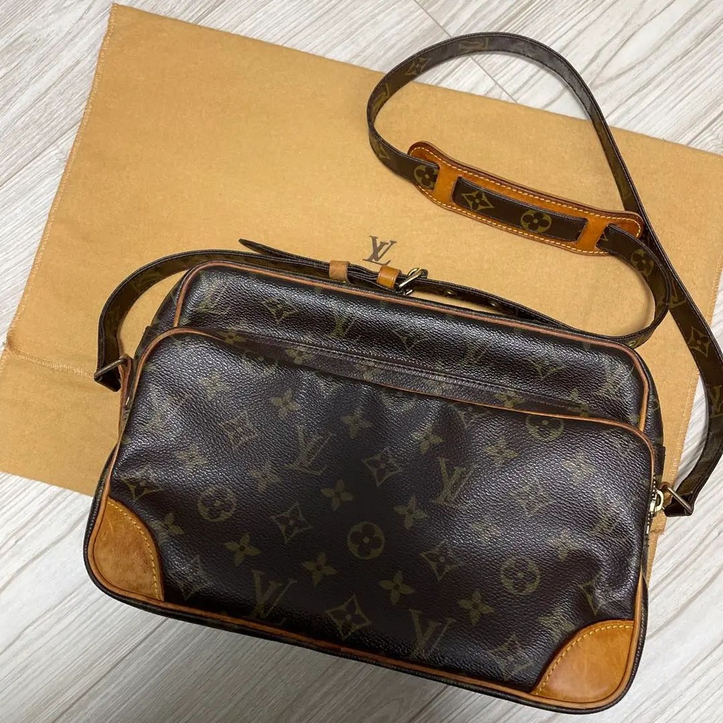 Auth LOUIS VUITTON Nile M45244 Monogram AR4160 Shoulder Bag Monogram Canvas