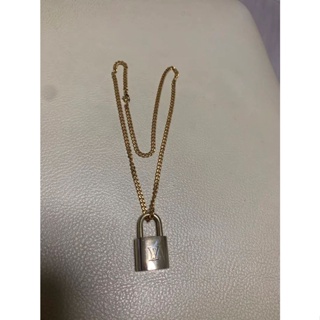 Louis Vuitton Monogram Lock Pendant (M00525)