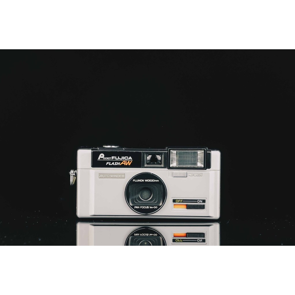 Appareil Photo Vintage Fujica Pocket Flash AW – Format 110 – Année 1981 – Argenté, Flash Intégré