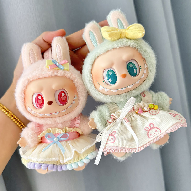 僅衣服] 一/二代Labubu衣服掛件拉布布坐坐派對娃衣別針小兔頭裙 | 蝦皮購物