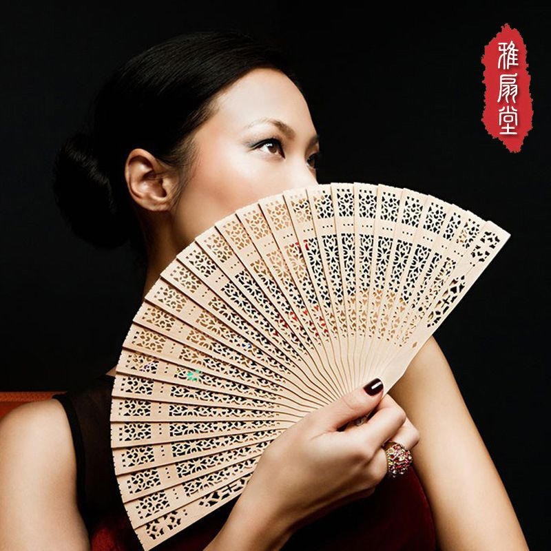 鏤空中國風 旗袍扇 女士 古風摺扇 手工檀木扇 檀香木扇 緬香扇子 工藝扇 | 蝦皮購物