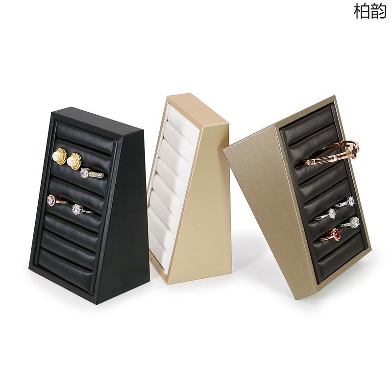 【首飾展示架】新款拉絲創意戒指展示道具PU皮荔枝紋戒指座金銀細手鐲首飾展示架 | 蝦皮購物