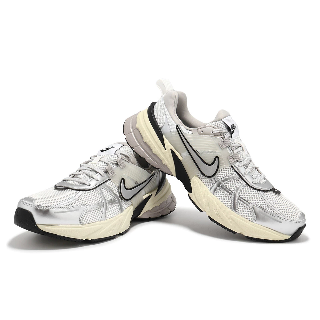 Y2K 復古潮流的頂級詮釋:Nike V2K Run (HJ4497-100) 深度推薦