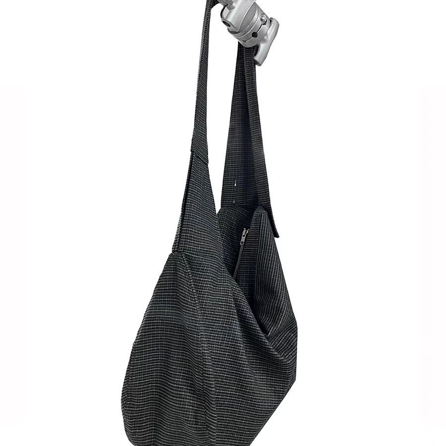 台灣出貨🎆【2773人好評】JCAESAR HOBO BAG 格紋流浪包扭轉鏤空結構輕