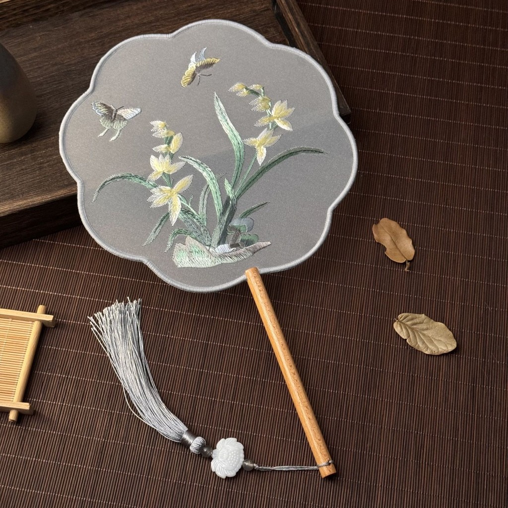 台灣出 團扇 刺繡扇子 漢服扇 繡花圓扇 古扇 絹扇 舞蹈扇 古風扇 蘇州團扇 秀禾扇 旗袍半透古著雙面流蘇扇子 媽祖扇 | 蝦皮購物