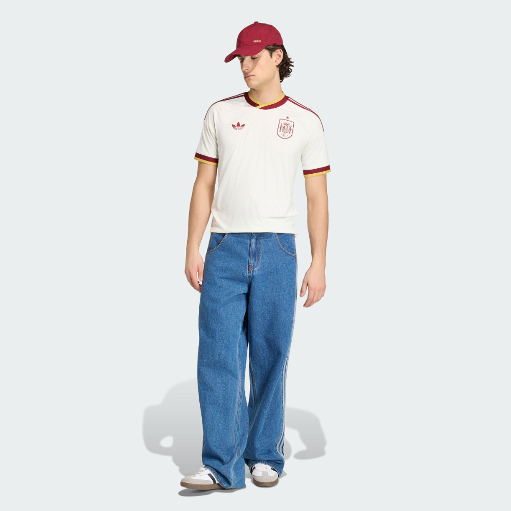 adidas 西班牙客場球衣 JN4397 評價：2890 元值不值得買？版型、材質與穿搭取向分析 (4/13)