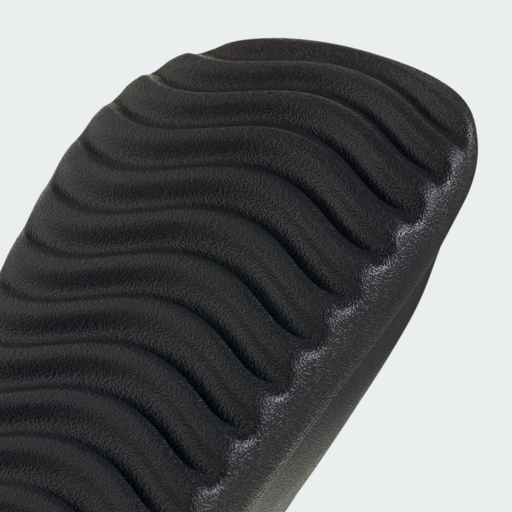 adidas ADILETTE LUMIA 拖鞋評價：1192 元值不值得買？快乾、厚底腳感怎麼看 (9/9)