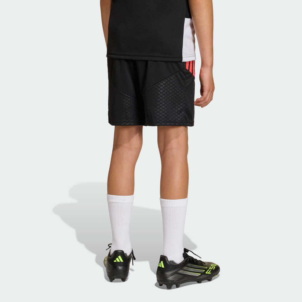 adidas TIRO 26 COMPETITION 童裝短褲評價：夏天練球不黏腿的實穿心得 (6/14)