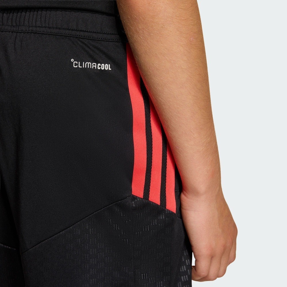 adidas TIRO 26 COMPETITION 童裝短褲評價：夏天練球不黏腿的實穿心得 (9/14)