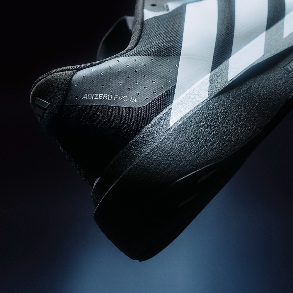 adidas ADIZERO EVO SL 評價：4,890 元值不值得買？輕量彈跑感與日常訓練取向分析 (7/11)