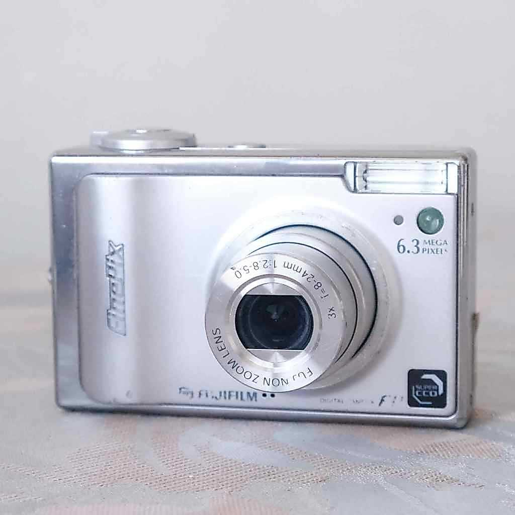 使用XD卡] 富士Fujifilm FinePix F11 金屬早期CCD 數位相機(可模擬底片