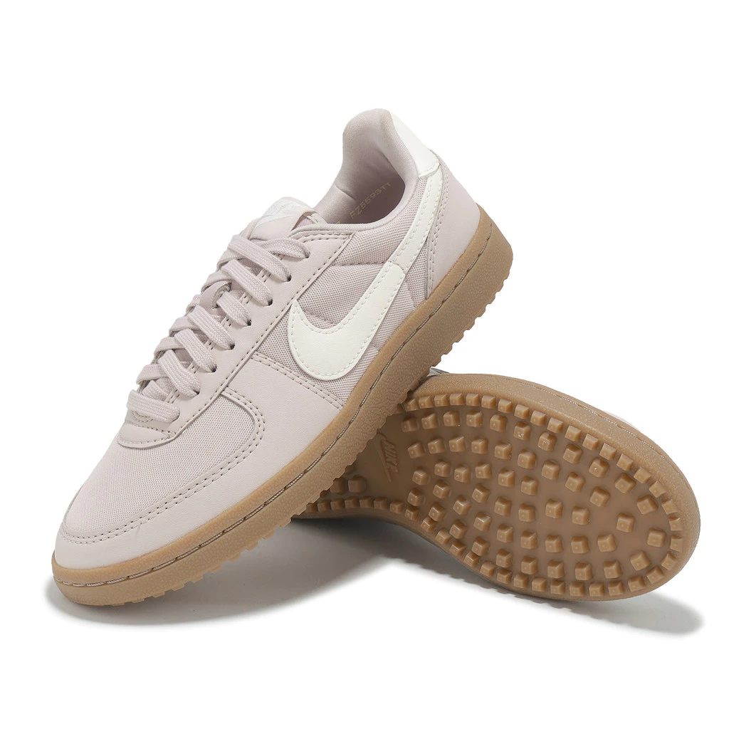 80 年代草地硬派與溫柔藕紫的絕美交織：Nike Field General 82 (FZ5593-004) 深度評測與穿搭指南