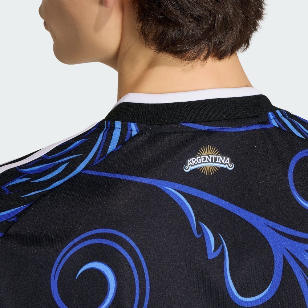 adidas 阿根廷客場球衣 JM8395 評價：2 千元值不值得買？版型、材質、穿搭一次看 (8/13)