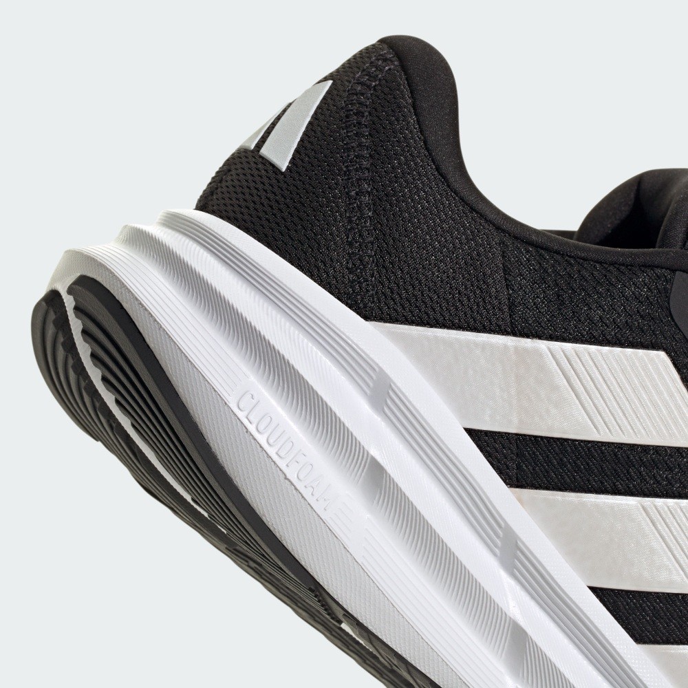 adidas GALAXY 7 跑鞋評價：1400 元能不能買？入門慢跑、通勤久走值不值得 (8/10)