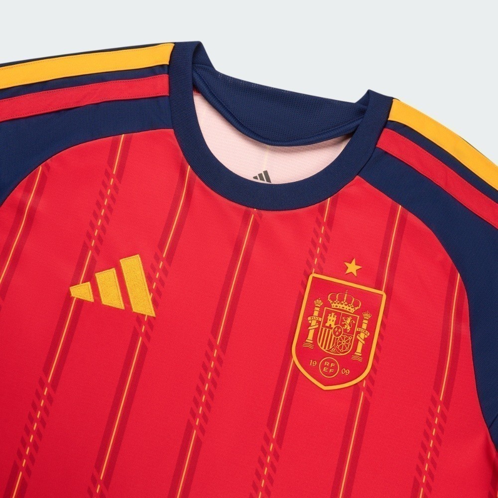 adidas 西班牙主場球迷版球衣評價：JN4390 值不值得買？版型、尺寸與穿著心得 (10/16)