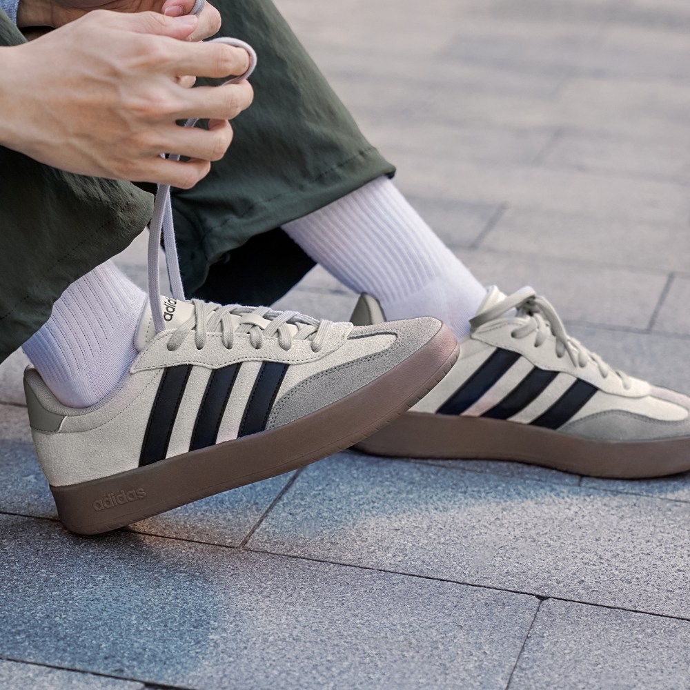 adidas BARREDA 評價：JQ4234 值不值得買？通勤穿搭與尺寸心得一次看 (3/14)