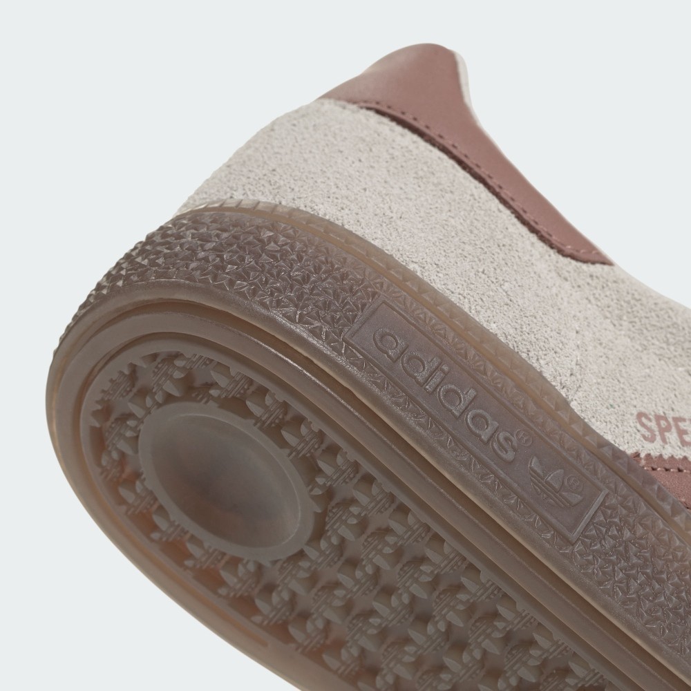 adidas HANDBALL SPEZIAL 女鞋評價：尺寸怎麼選、穿搭值不值得買 (8/12)