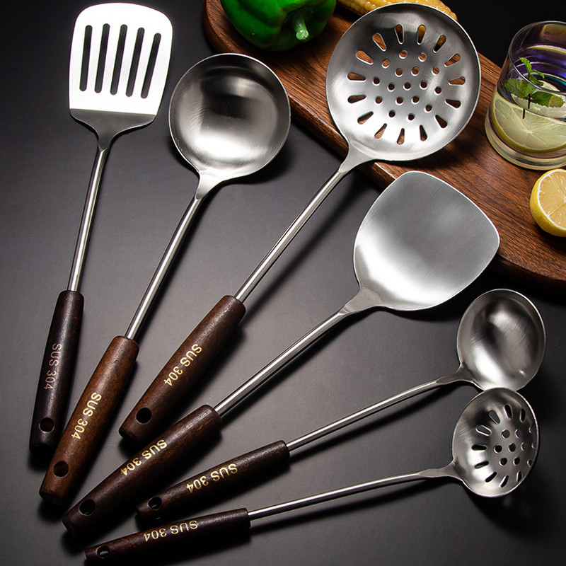 食品級304不鏽鋼廚具套裝 鍋鏟煎鏟湯勺漏勺可旋轉廚具收納架 家用防燙防滑木柄加厚耐高溫炒菜鏟子廚具組合 廚房烹飪用品
