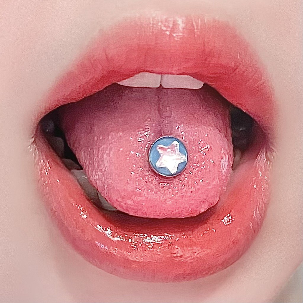 詩妮穿刺 鈦鋼材質 舌環 舌針 舌頭 酒窩釘 臉頰釘 五角星包膠舌釘 可接觸酒精 漸層彩色亮膜 反光小眾 甜妹 辣妹 | 蝦皮購物