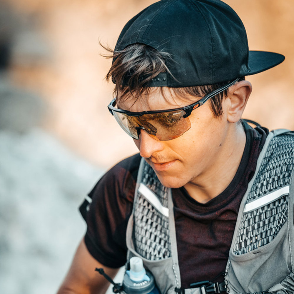 Julbo 感光變色太陽眼鏡 ULTIMATE J5463314 / 消光黑框 / 特別適合越野跑和單車騎行 | 蝦皮購物