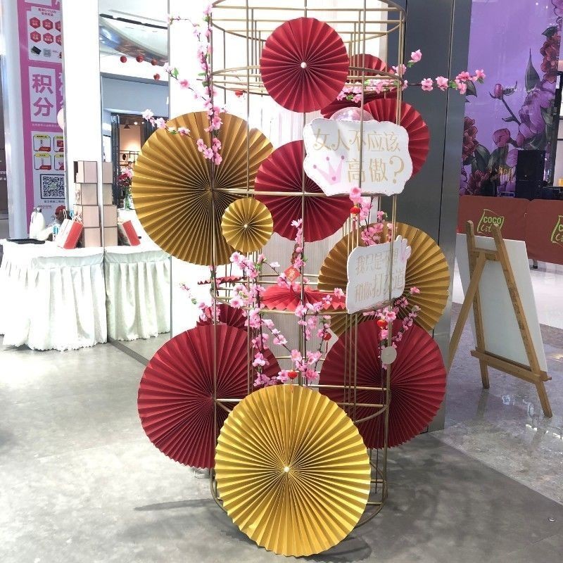 免運 中式紙扇 花折紙扇 折疊紙扇 紙扇花裝飾 國風喜慶紅色結婚迎新過年折紙紙扇花裝飾店麵生日背景墻布置套裝 | 蝦皮購物
