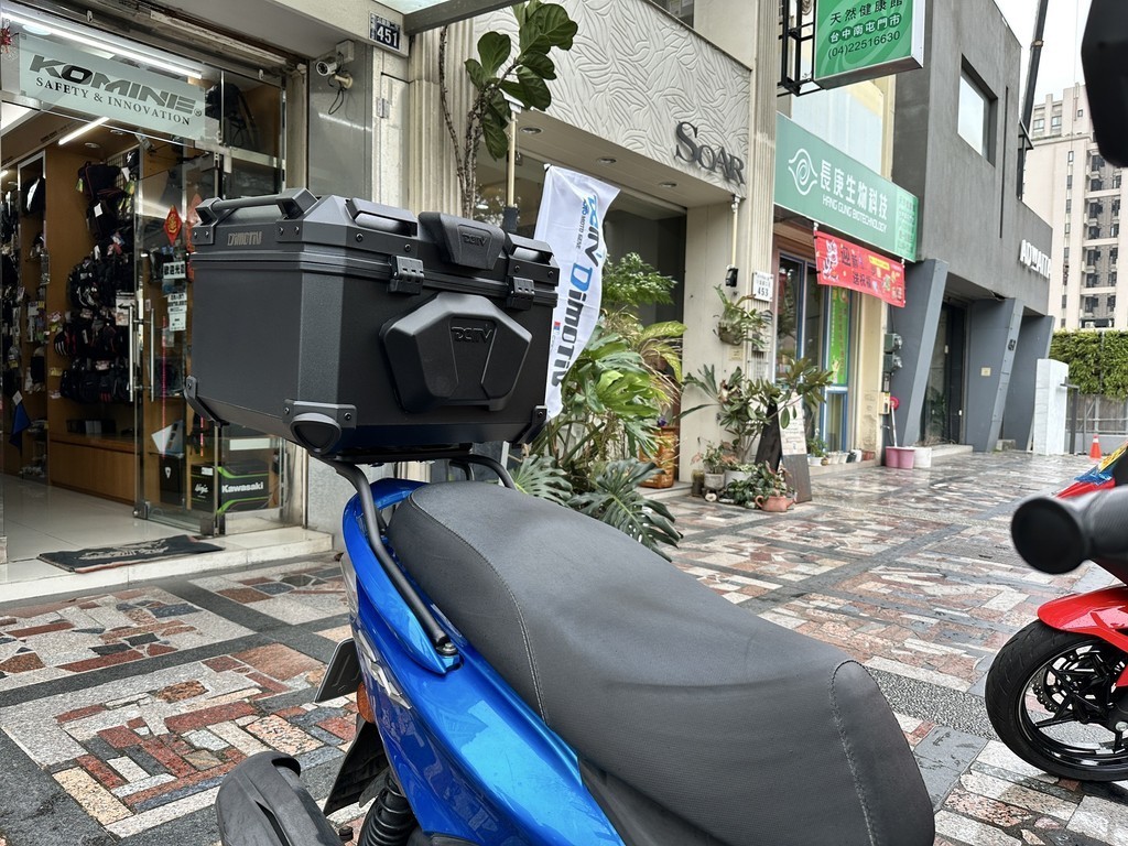 柏霖動機台中門市 55公升 ABS 材質 行李箱 55L 後車箱 機車 重機 行箱 鋁箱 行李箱 後箱 55ABS 尾箱 | 蝦皮購物