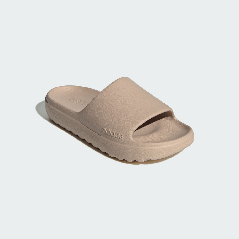 adidas ADILETTE 運動拖鞋推薦：850 元值不值得買？多款差異與尺寸挑選重點 (7/13)