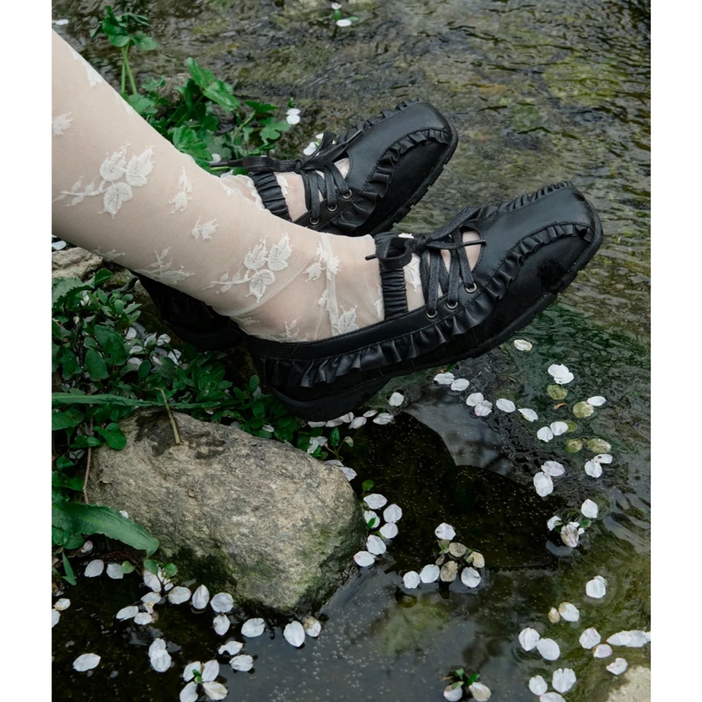 Rockfish Weatherwear X MINJUKIM] Bliss 荷葉邊運動鞋(3色) / 韓國