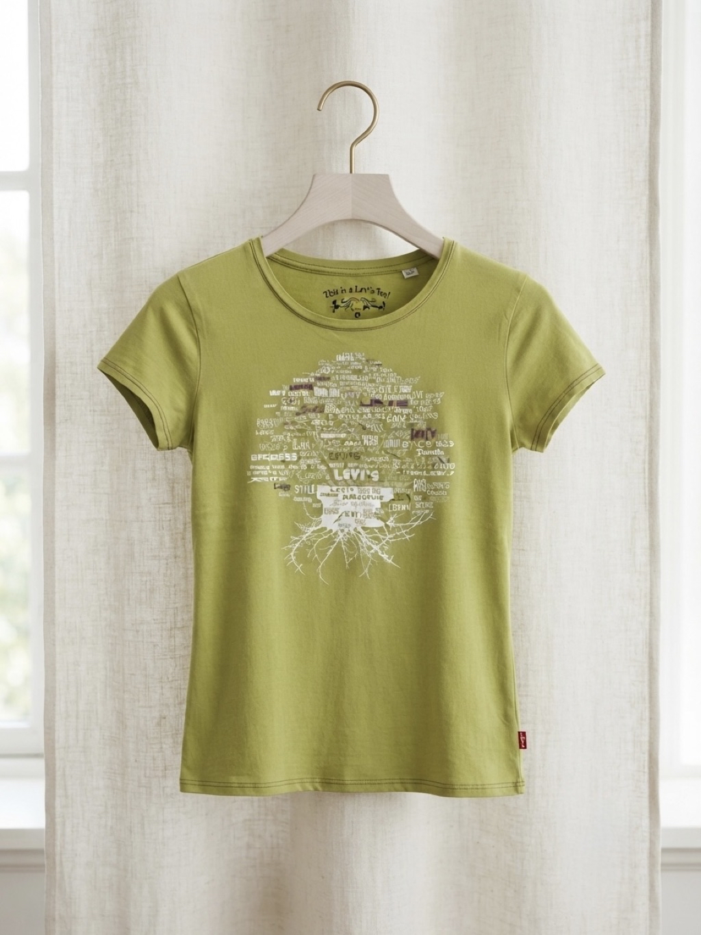 【美式休閒】Levi's 經典特色文字樹狀圖騰 萊姆綠短袖T恤/短T/上衣｜Size S｜二手良品 顯瘦百搭 | 蝦皮購物