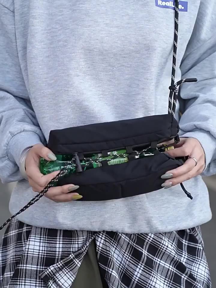台灣⚡現貨 小挎包 斜挎包 水杯包 新款設計 潮流時尚 簡約輕便 斜挎包女机能潮牌单肩水壶包 健身包 游泳包 旅行包