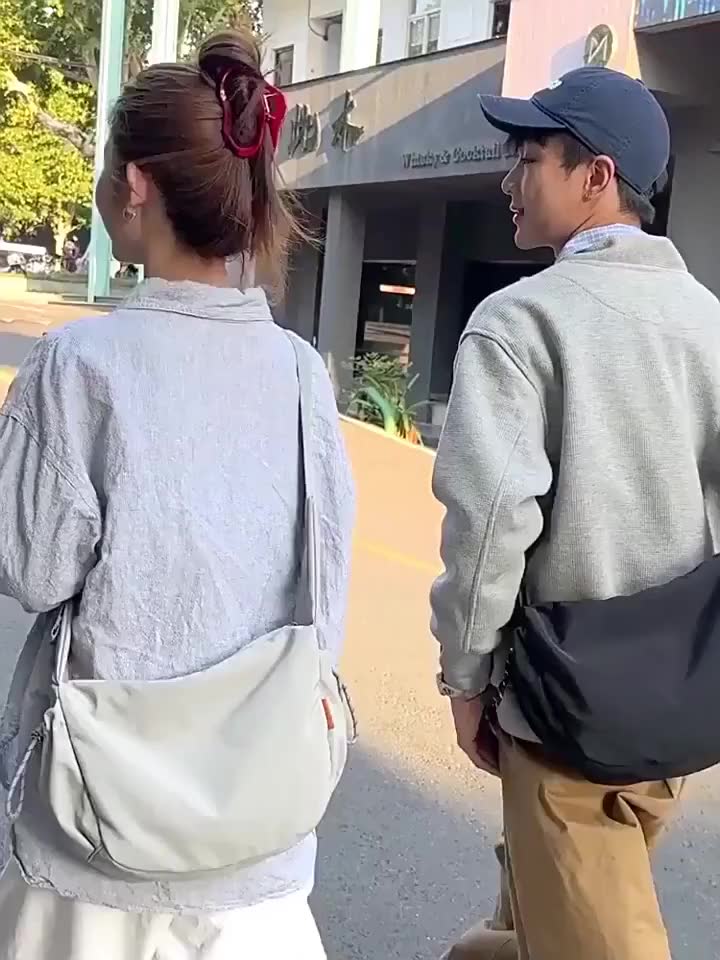 現貨隔日達✨ 超大容量餃子包 水餃包 斜挎包 輕便節約 百搭 男女通用 單肩包 腋下包 學生包 斜跨包