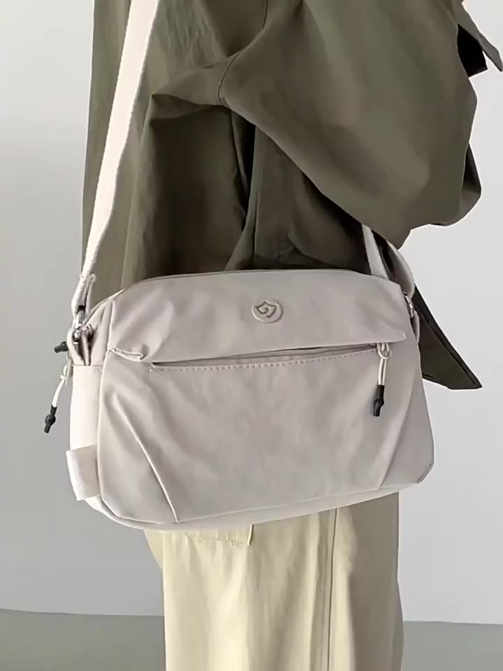 台湾现货 日系斜背帆布包 大容量斜挎包 輕盈出行 日常百搭 肩背包 帆布袋 斜背包 水餃包托特包 學生上課通勤包單肩包