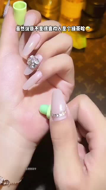 糖果造型茶香潤唇膏