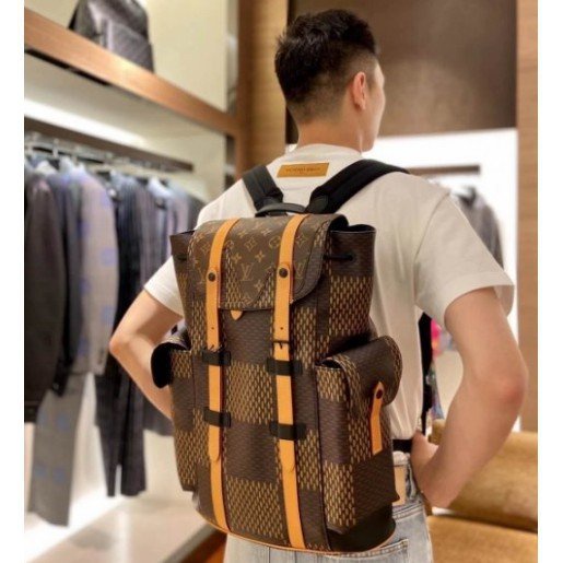 Louis Vuitton Dean backpack (M45335) in 2023  Louis vuitton, Vuitton,  Louis vuitton monogram