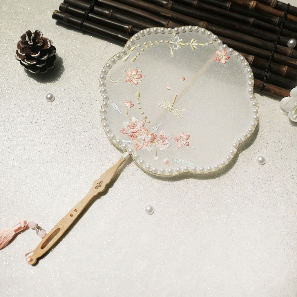 【文藝青年】古裝扇子 中國古風流蘇團扇刺繡古典漢服舞蹈扇流蘇扇子 秀禾扇 絹扇典雅 刺繡 秀禾扇 圖案 漢服扇 古扇 | 蝦皮購物