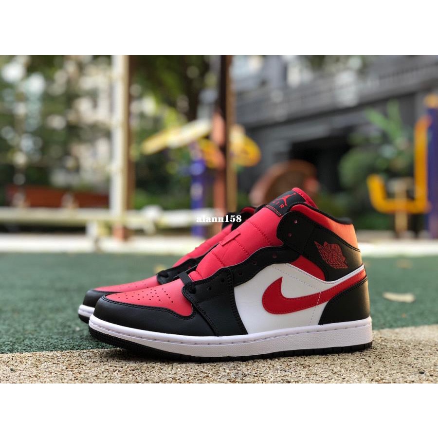 Air Jordan 1 Mid Bred Toe 芝加哥 白黑紅 黑頭 腳趾 籃球鞋554724 079 蝦皮購物 8719