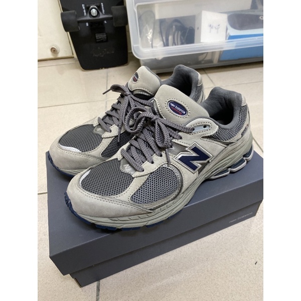 九成新 New Balance 2002RA 元祖灰 27.5cm | 蝦皮購物