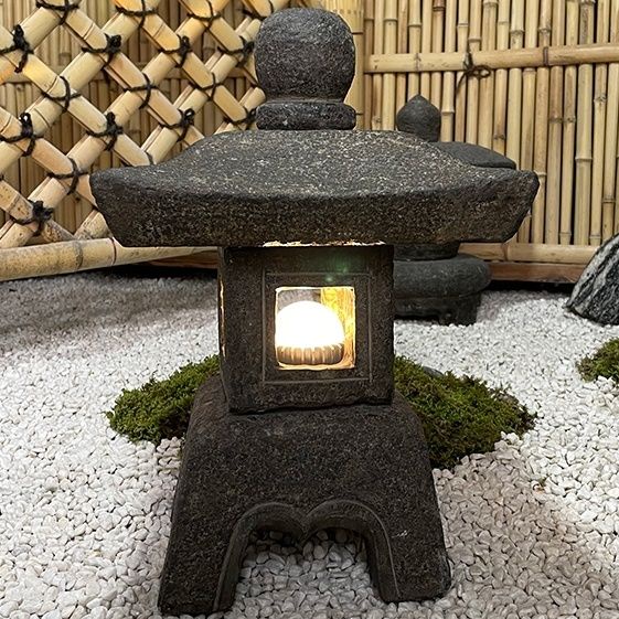 File:金瓜石社石燈籠FUJI6232.JPG - 维基百科，自由的百科全书