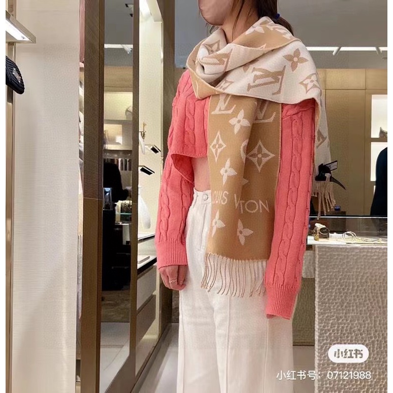 Louis Vuitton Reykjavik Gradient Scarf, Pink