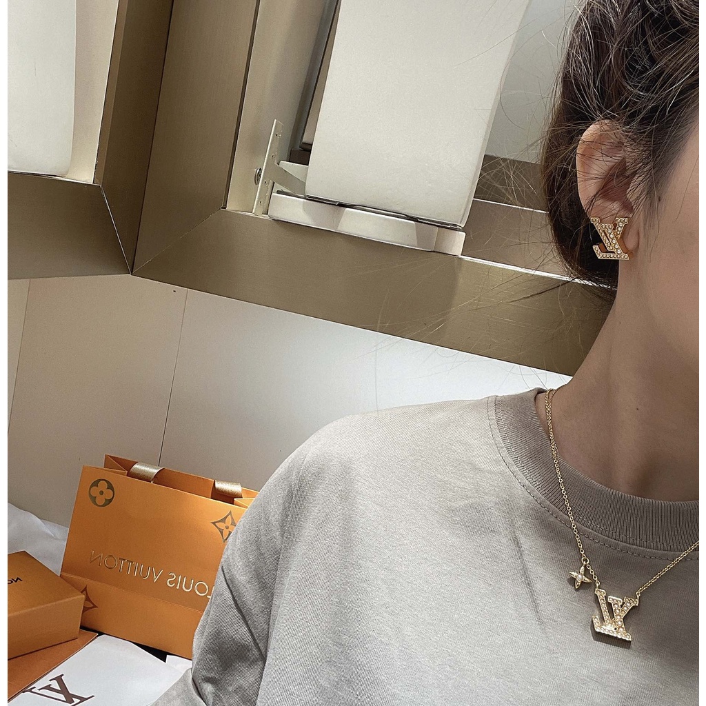 Louis Vuitton Lv Zip Earrings (M00395)