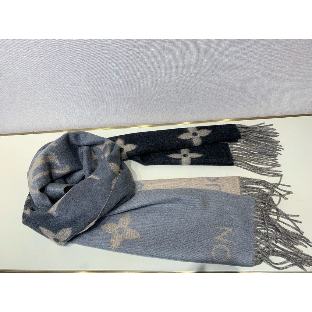 Shop Louis Vuitton Reykjavik Gradient Scarf (M73675, M77375