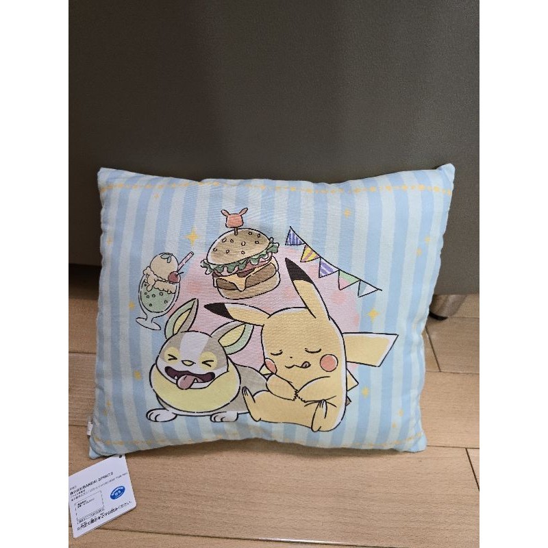 Pokemon 寶可夢日本Japan 小抱枕 雙面圖案，可愛無比，日本娃娃機夾回 | 蝦皮購物