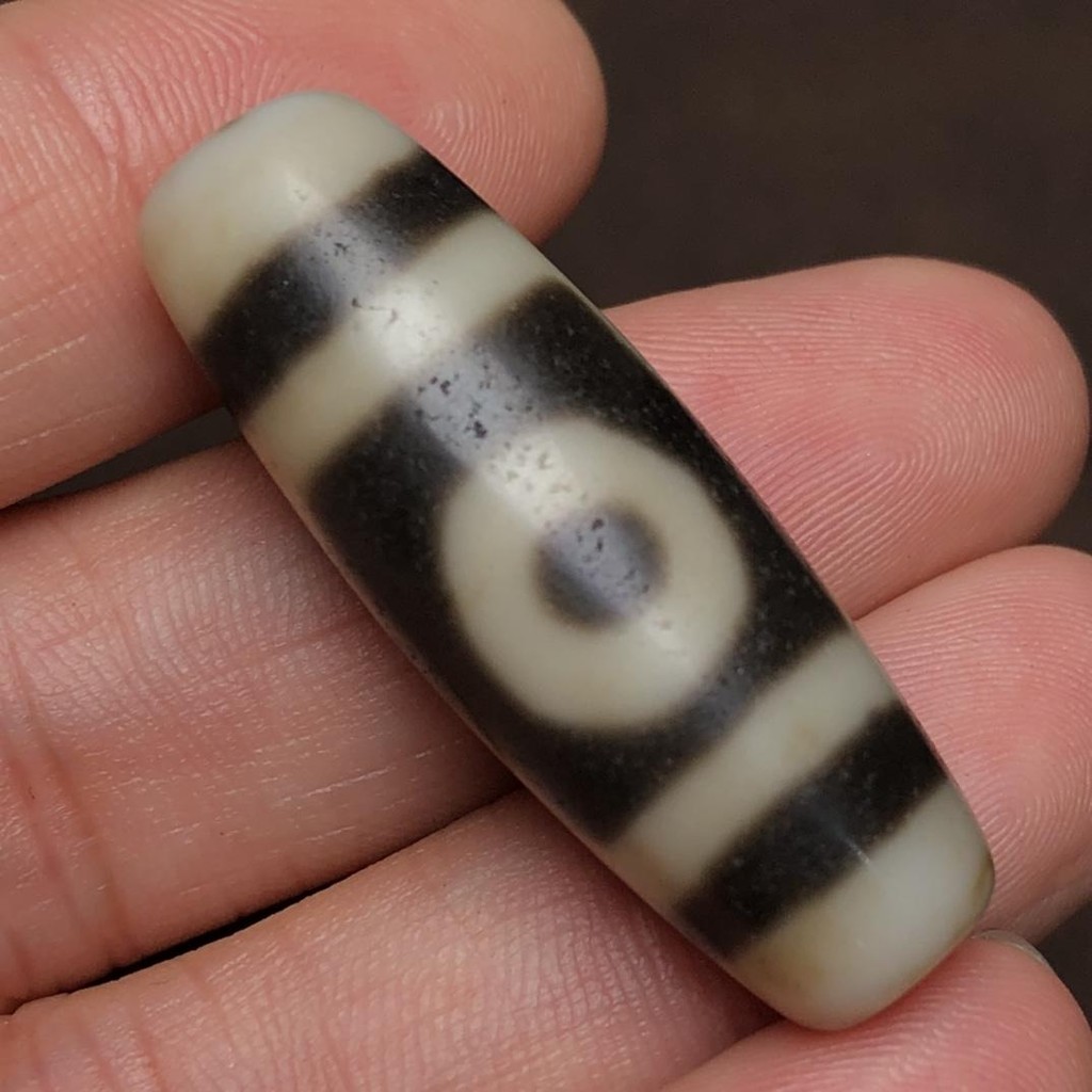 Hy8400藏區回流老料至純古珠【三眼天珠】尺寸：3814mm Hy513 蝦皮購物 
