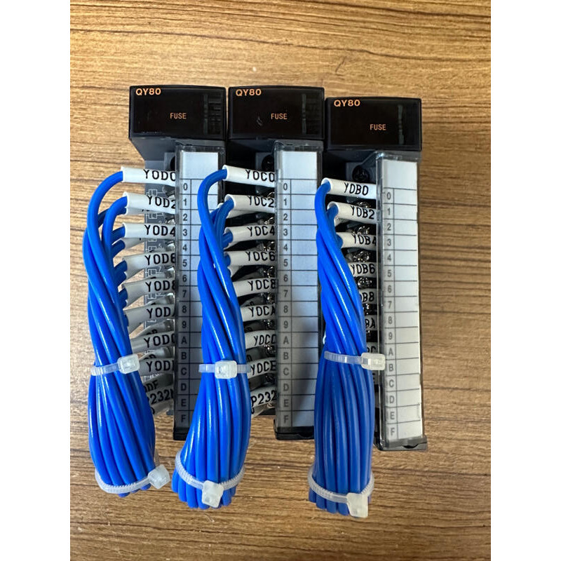 MITSUBISHI 三菱 Q系列 QY80 新版 PLC 可程式控制器 在辦公室抽屜 | 蝦皮購物