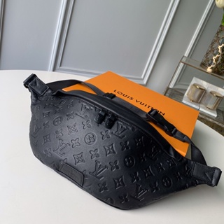 Shop Louis Vuitton Discovery Discovery Bumbag (M46108, M46036) by